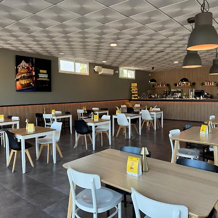 阿玛尼罗营地酒店